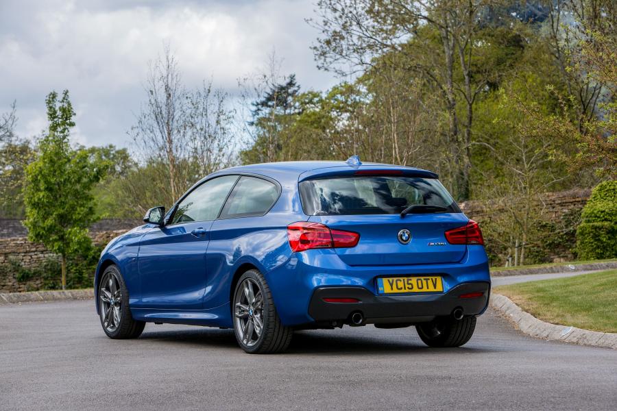  BMW M135i 3-Door 2015 года  (UK) (фото 2 из 4)